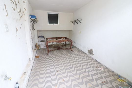 Garagem de casa à venda com 3 quartos, 170m² em Km 18, Osasco