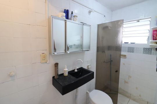 Banheiro 3 de casa à venda com 3 quartos, 170m² em Km 18, Osasco