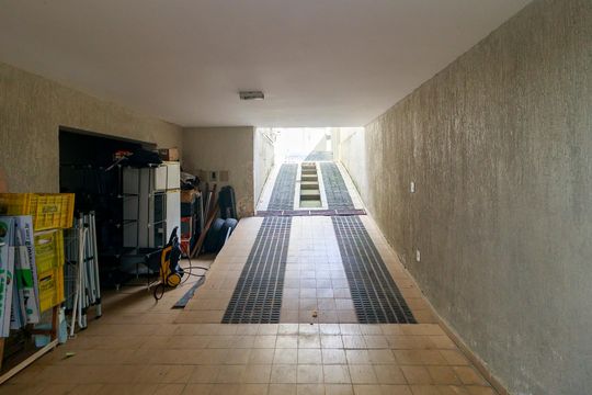 Garagem de casa à venda com 3 quartos, 216m² em Jardim Casablanca, São Paulo