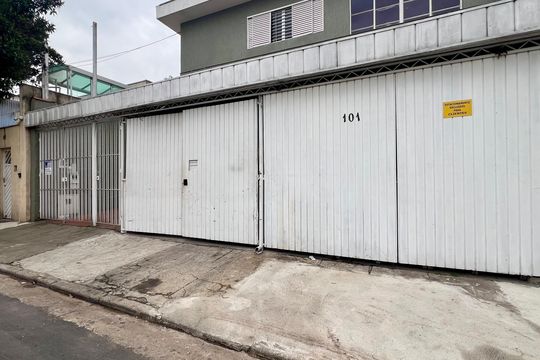 Fachada de casa para alugar com 3 quartos, 300m² em Vila Madalena, São Paulo