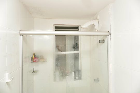 Banheiro Social de apartamento à venda com 3 quartos, 70m² em Pompéia, Belo Horizonte