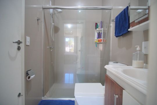 Banheiro da Suíte de casa para alugar com 1 quarto, 120m² em Vicentina, São Leopoldo