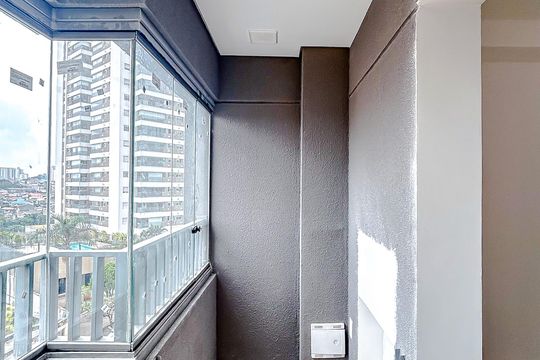 Varanda de kitnet/studio à venda com 1 quarto, 27m² em Chácara Seis de Outubro, São Paulo