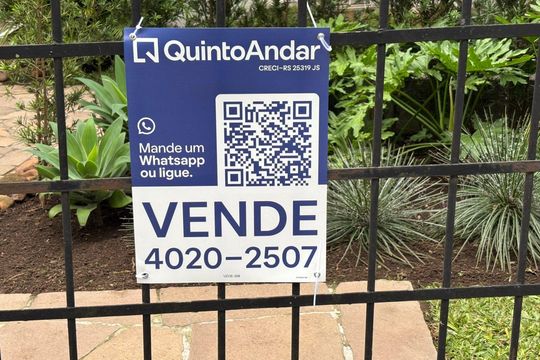 Plaquinha Instalada código VZOE-398 de apartamento à venda com 2 quartos, 60m² em Mont’serrat, Porto Alegre