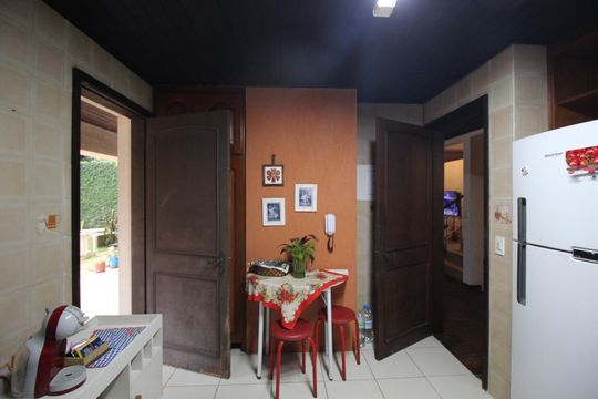Cozinha de casa à venda com 5 quartos, 388m² em Chácara das Pedras, Porto Alegre