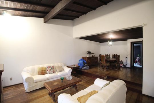 Sala 1 de casa à venda com 5 quartos, 388m² em Chácara das Pedras, Porto Alegre