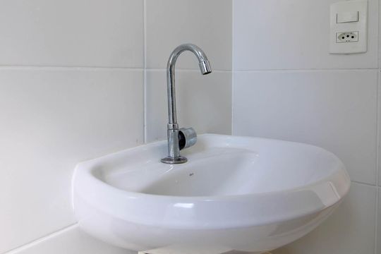 Banheiro de apartamento para alugar com 2 quartos, 46m² em Jardim Leonidas Moreira, São Paulo