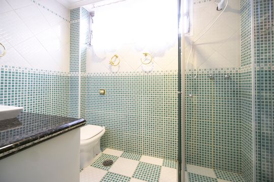 Banheiro social de apartamento para alugar com 3 quartos, 232m² em Tatuapé, São Paulo