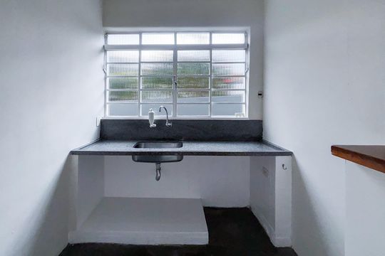 Casa à venda com 2 quartos, 110m² em Jardim das Bandeiras, São Paulo