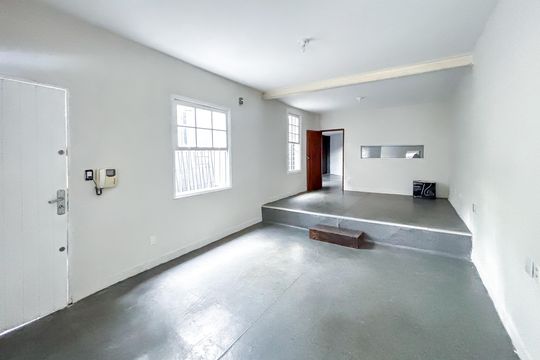 Casa à venda com 2 quartos, 110m² em Jardim das Bandeiras, São Paulo