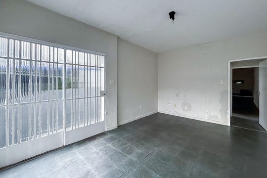 Casa à venda com 2 quartos, 110m² em Jardim das Bandeiras, São Paulo
