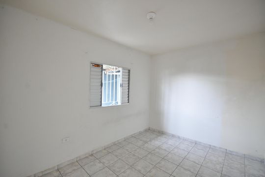 Sala/Quarto de casa para alugar com 3 quartos, 230m² em Vila Medeiros, São Paulo