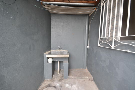 Área de Serviço de casa para alugar com 3 quartos, 230m² em Vila Medeiros, São Paulo