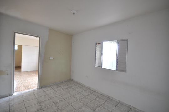 Sala/Quarto de casa para alugar com 3 quartos, 230m² em Vila Medeiros, São Paulo