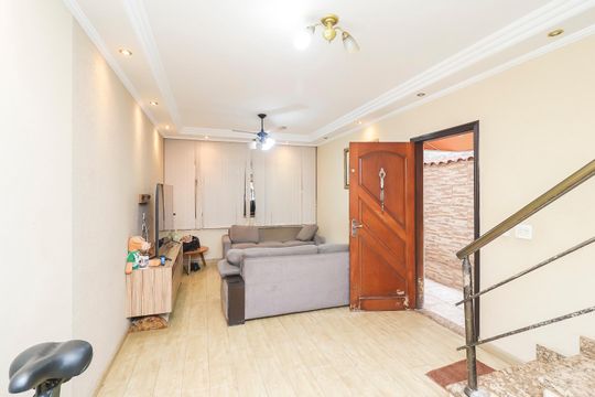 Casa para alugar com 3 quartos, 300m² em Vila Chuca, São Paulo
