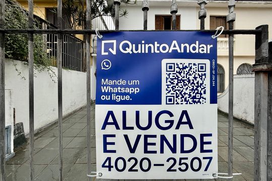 Placa  de casa para alugar com 3 quartos, 155m² em Vila Sao Francisco (zona Sul), São Paulo