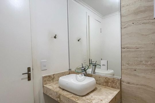 Banheiro de apartamento para alugar com 3 quartos, 65m² em Jardim Maria Estela, São Paulo