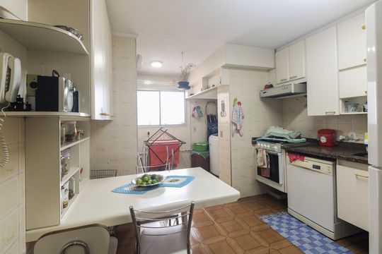 Cozinha de apartamento para alugar com 3 quartos, 81m² em Penha de França, São Paulo