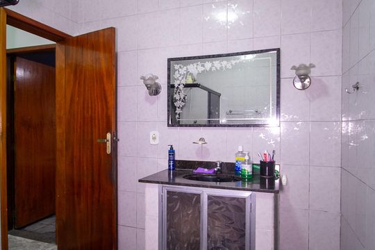Banheiro de casa para alugar com 2 quartos, 171m² em Trindade, São Gonçalo