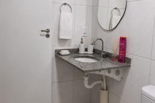 Banheiro de apartamento para alugar com 1 quarto, 26m² em Barra Funda, São Paulo