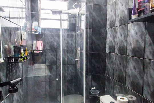 Banheiro de apartamento à venda com 2 quartos, 44m² em Jardim Mutinga, Barueri