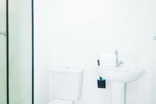 Banheiro da Suíte de apartamento à venda com 2 quartos, 44m² em Vila das Bandeiras, Guarulhos
