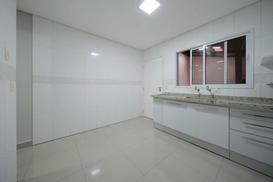 Cozinha de casa à venda com 2 quartos, 90m² em Jardim Lisboa, São Paulo