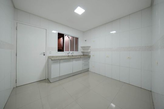 Cozinha de casa à venda com 2 quartos, 90m² em Jardim Lisboa, São Paulo