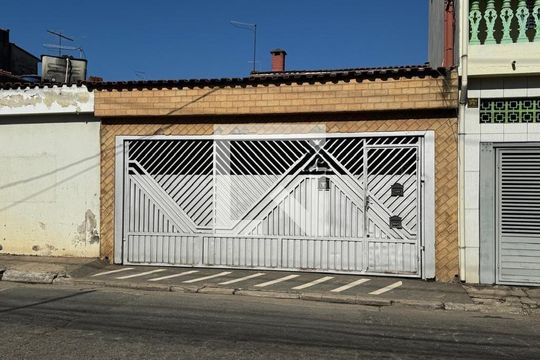 Fachada de casa à venda com 3 quartos, 150m² em Vila Arapuã, São Paulo