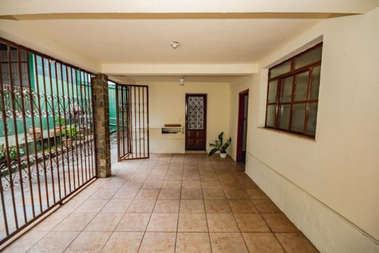 Garagem de casa à venda com 4 quartos, 216m² em Santa Monica, Belo Horizonte