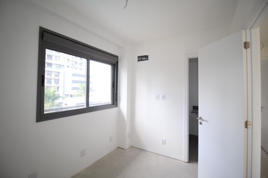 Suíte 2 de apartamento à venda com 2 quartos, 65m² em Jardim do Salso, Porto Alegre