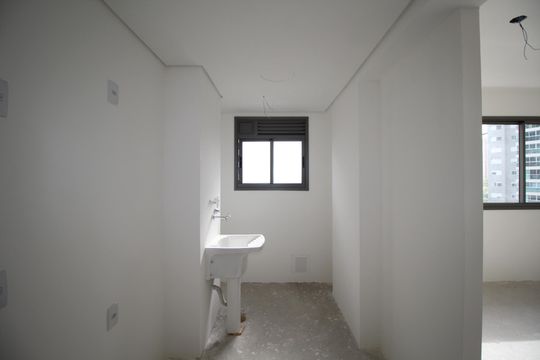 Cozinha de apartamento à venda com 2 quartos, 65m² em Jardim do Salso, Porto Alegre