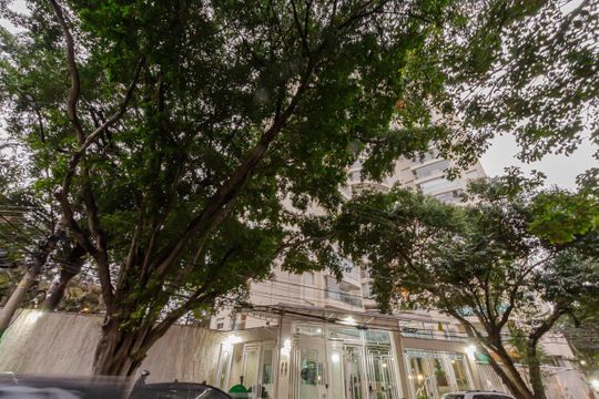 Fachada de apartamento para alugar com 2 quartos, 54m² em Indianópolis, São Paulo
