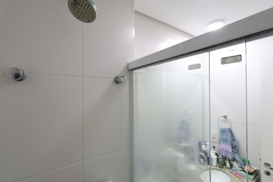 Banheiro Social de apartamento à venda com 2 quartos, 65m² em Barra Funda, São Paulo