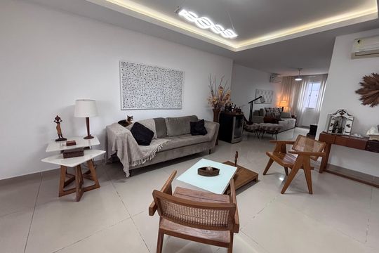 Sala de casa de condomínio à venda com 3 quartos, 269m² em Vargem Grande, Rio de Janeiro