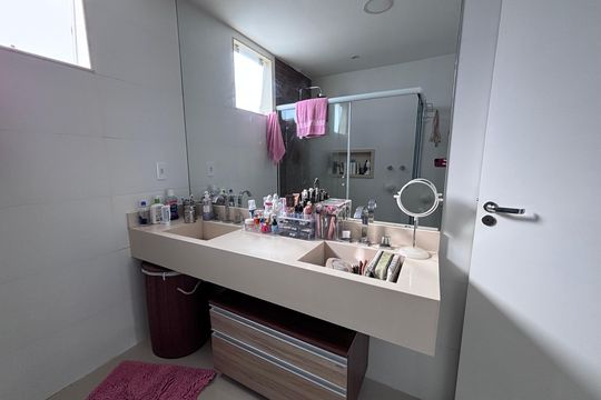 Banheiro do Quarto 2 de casa de condomínio à venda com 3 quartos, 269m² em Vargem Grande, Rio de Janeiro