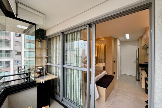 Sacada de kitnet/studio para alugar com 1 quarto, 25m² em Jardim das Acacias, São Paulo