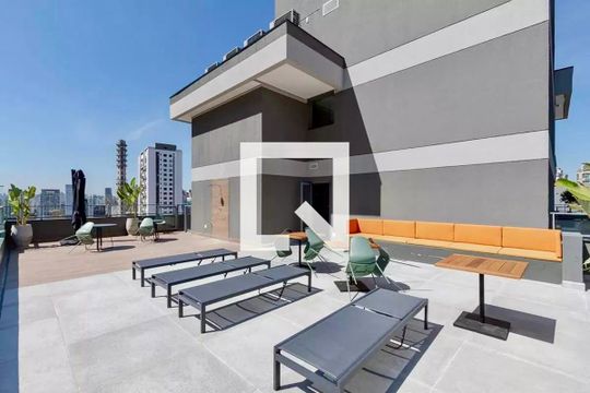 Piscina  de kitnet/studio para alugar com 1 quarto, 25m² em Jardim das Acacias, São Paulo
