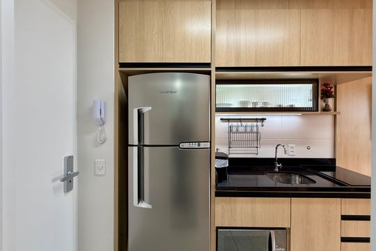 Cozinha  de kitnet/studio para alugar com 1 quarto, 25m² em Jardim das Acacias, São Paulo
