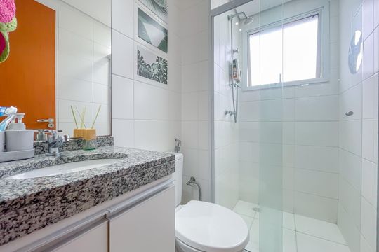 Banheiro de apartamento à venda com 2 quartos, 47m² em Novo Osasco, Osasco