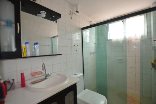 Banheiro Social de apartamento à venda com 2 quartos, 90m² em Vila Valqueire, Rio de Janeiro