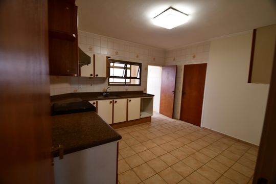 Cozinha de apartamento para alugar com 3 quartos, 174m² em Cambuí, Campinas