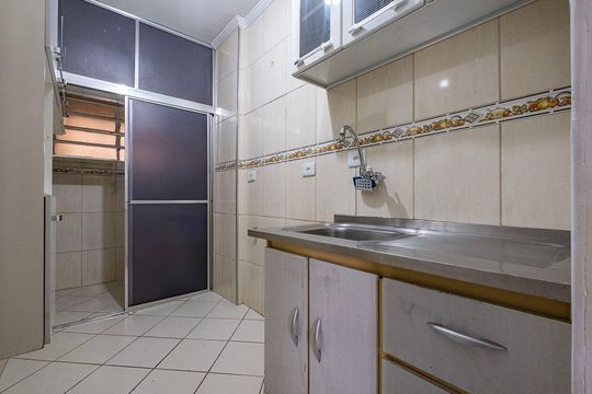 Cozinha de apartamento para alugar com 1 quarto, 38m² em Pinheiros, São Paulo