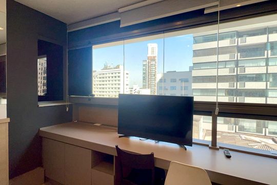 Varanda de kitnet/studio para alugar com 1 quarto, 33m² em Pinheiros, São Paulo