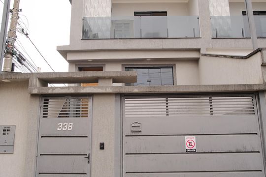 Fachada de casa à venda com 3 quartos, 115m² em Vila Esperança, São Paulo
