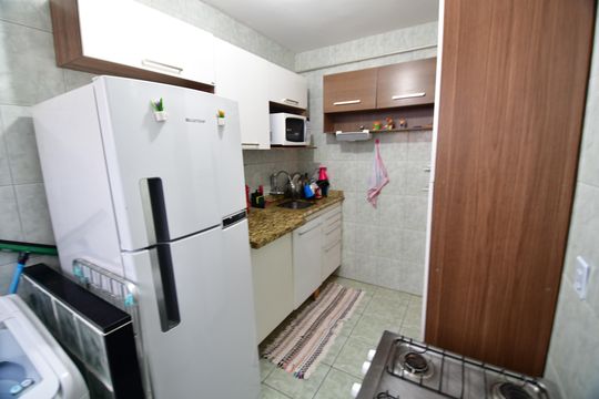 Cozinha de apartamento à venda com 2 quartos, 57m² em Parque Residencial Vila União, Campinas