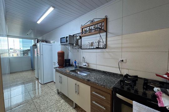 Cozinha de casa para alugar com 2 quartos, 240m² em Vila Yolanda, Osasco