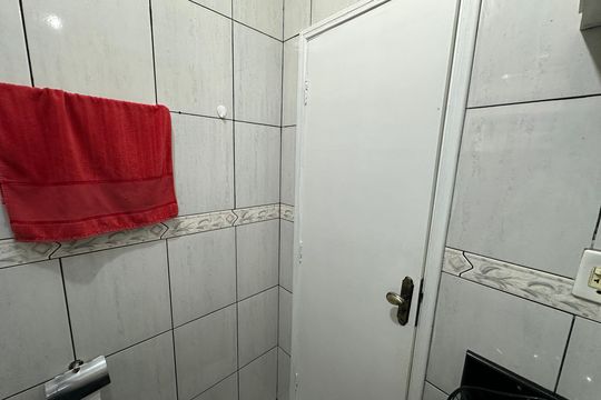 Banheiro Social de casa para alugar com 3 quartos, 85m² em Esplanada dos Barreiros, São Vicente