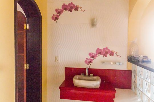 Lavabo de apartamento para alugar com 3 quartos, 250m² em Parque dos Camargos, Barueri