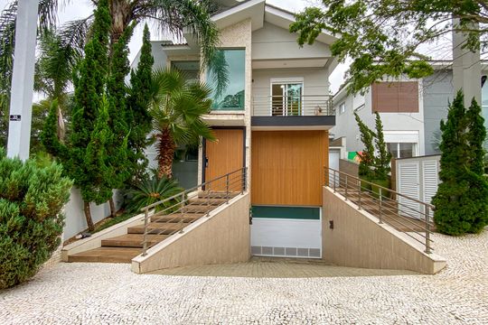 Fachada de casa de condomínio à venda com 4 quartos, 600m² em Tucuruvi, São Paulo